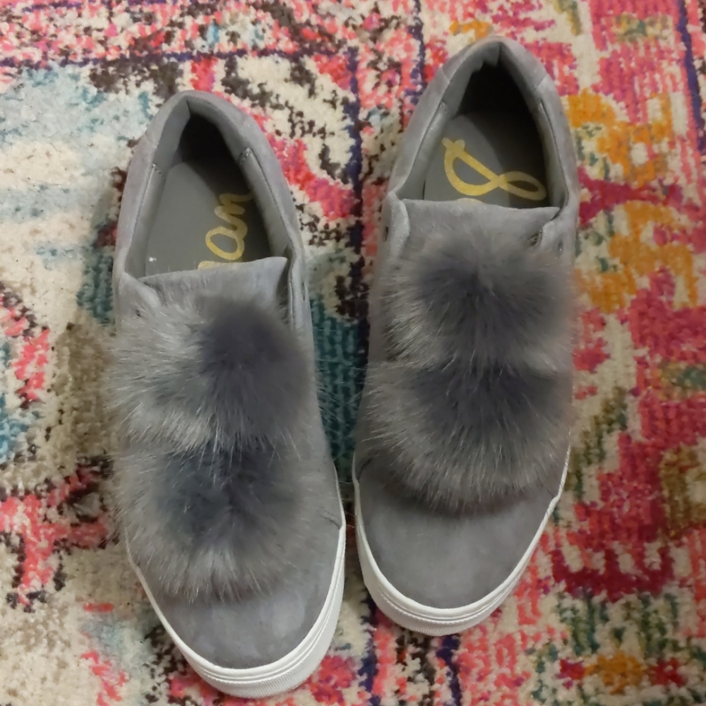 Pom pom Sam Edelman sneakers.